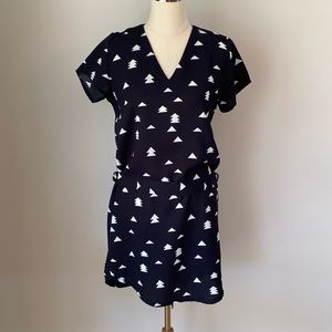 Hippocampe lightweight shift short sleeve dress with drop waist belt